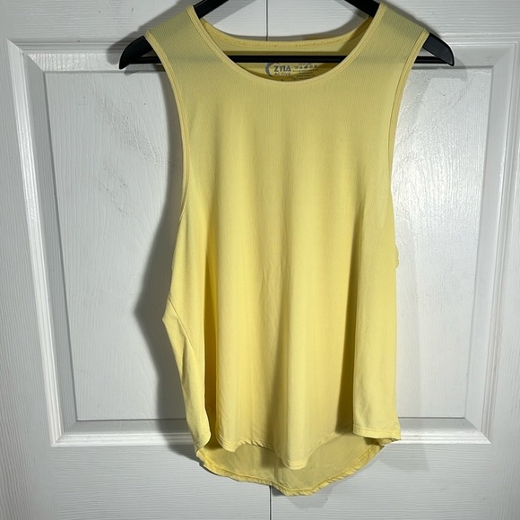 Zyia yellow ribbed tank top - Picture 2 of 8